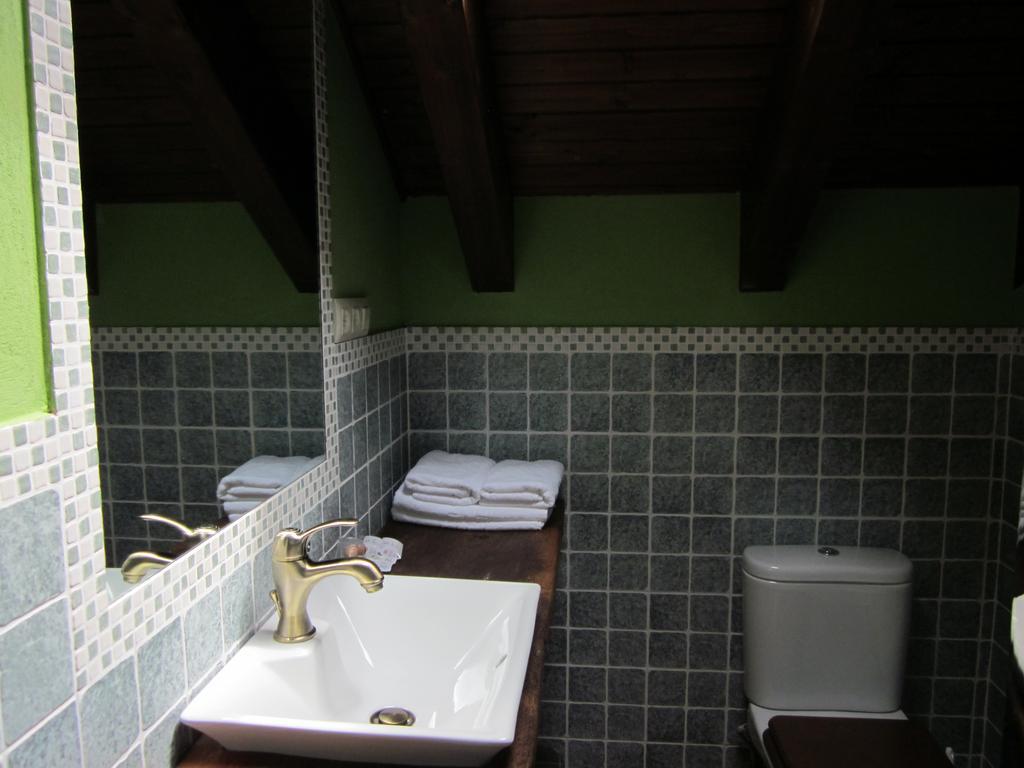 Hostal El Conventu Del Asturcon Lago  Habitación foto