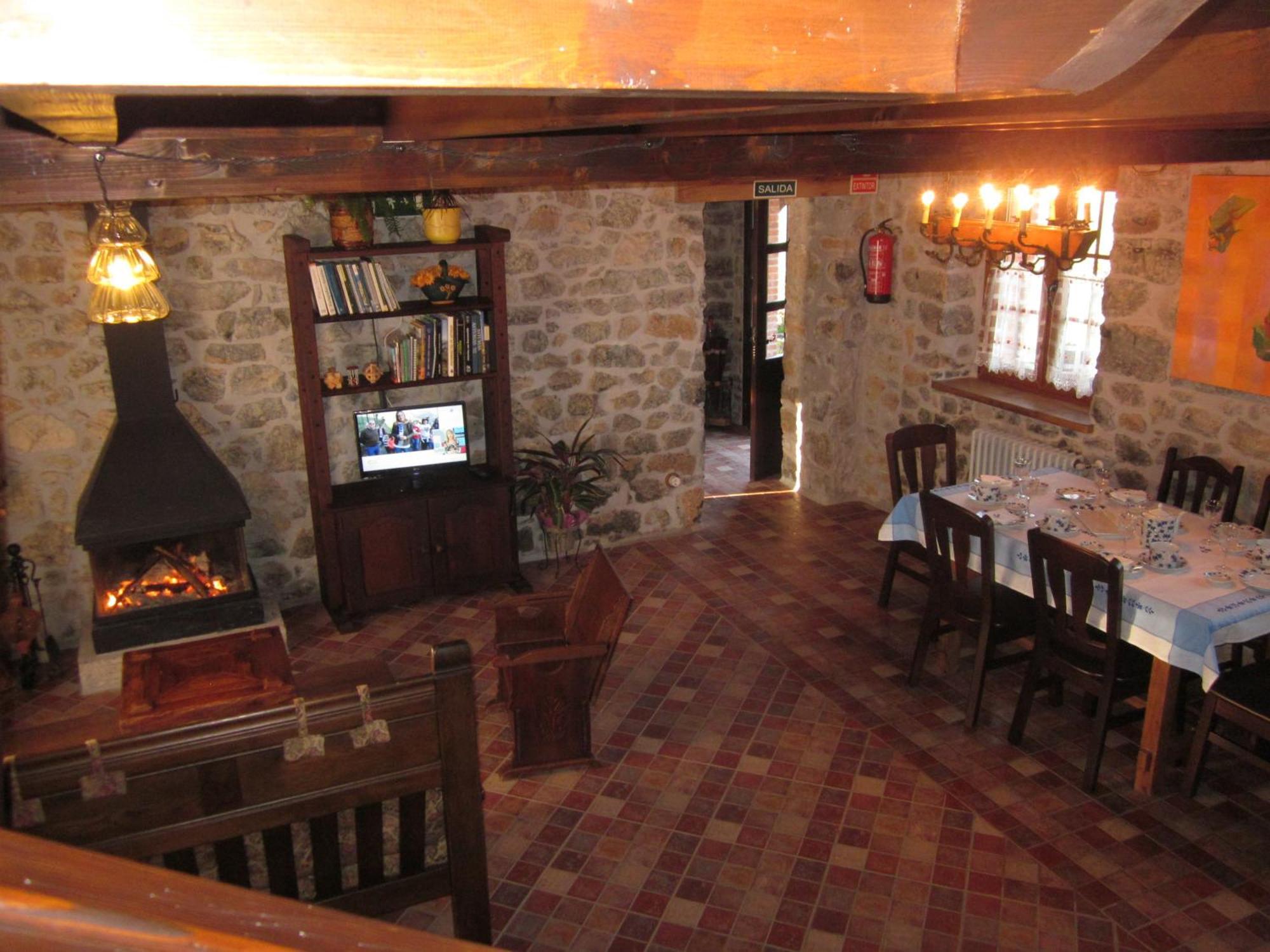 Hostal El Conventu Del Asturcon Lago  Exterior foto