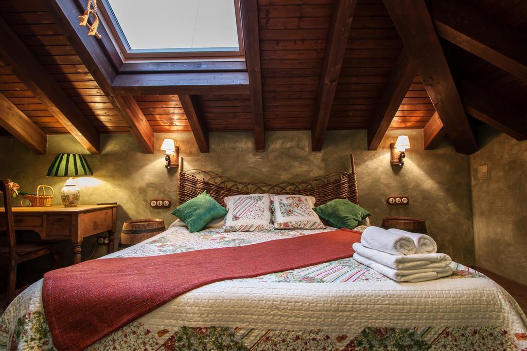 Hostal El Conventu Del Asturcon Lago  Exterior foto